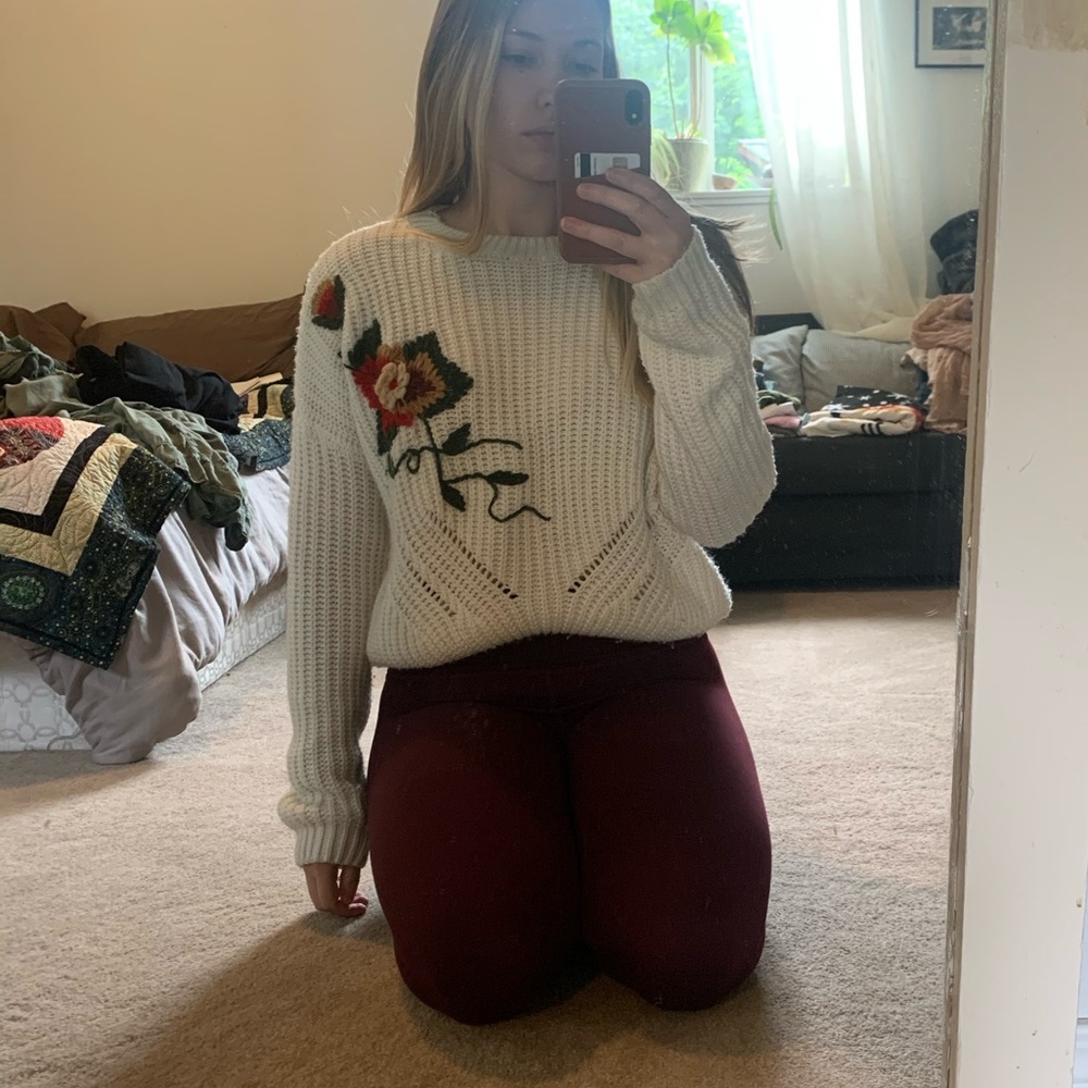 Flower embroidered vintage sweater